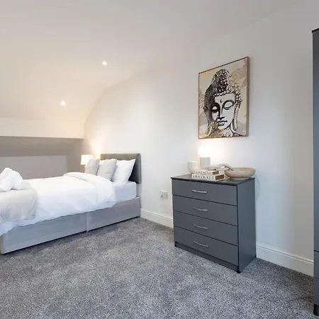 Luxury Stay By City Centre Etihad And Coop Live-2